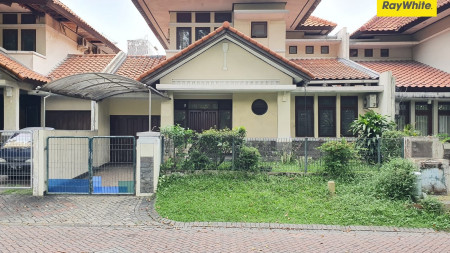 Rumah di Graha Family, Surabaya