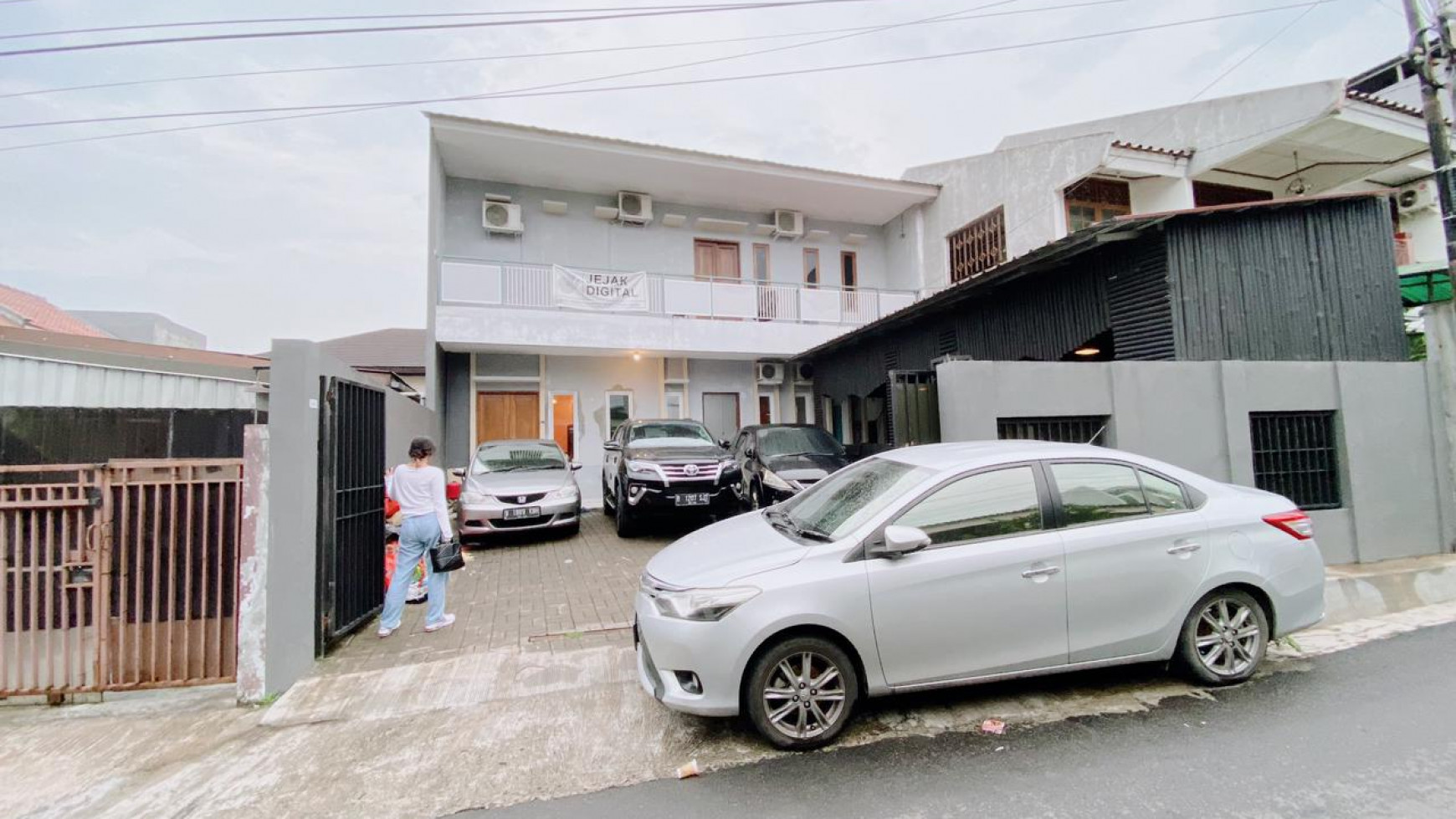 Dijual Rumah Bagus Di Jl H Najih, Petukangan, Jakarta Selatan