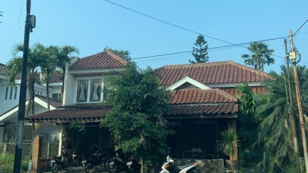 Dijual Rumah ada Pool di River Park, Bintaro Jaya