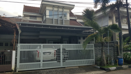 Rumah Cantik 2 Lantai Siap Huni di Antapani