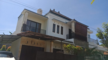 House for sale 2 floors in Residential Invoirement, Gianyar Jalan bypass ida bagus mantra, 3 minutes to Kasih Ibu Hospital, 5 minutes to saba Beach.