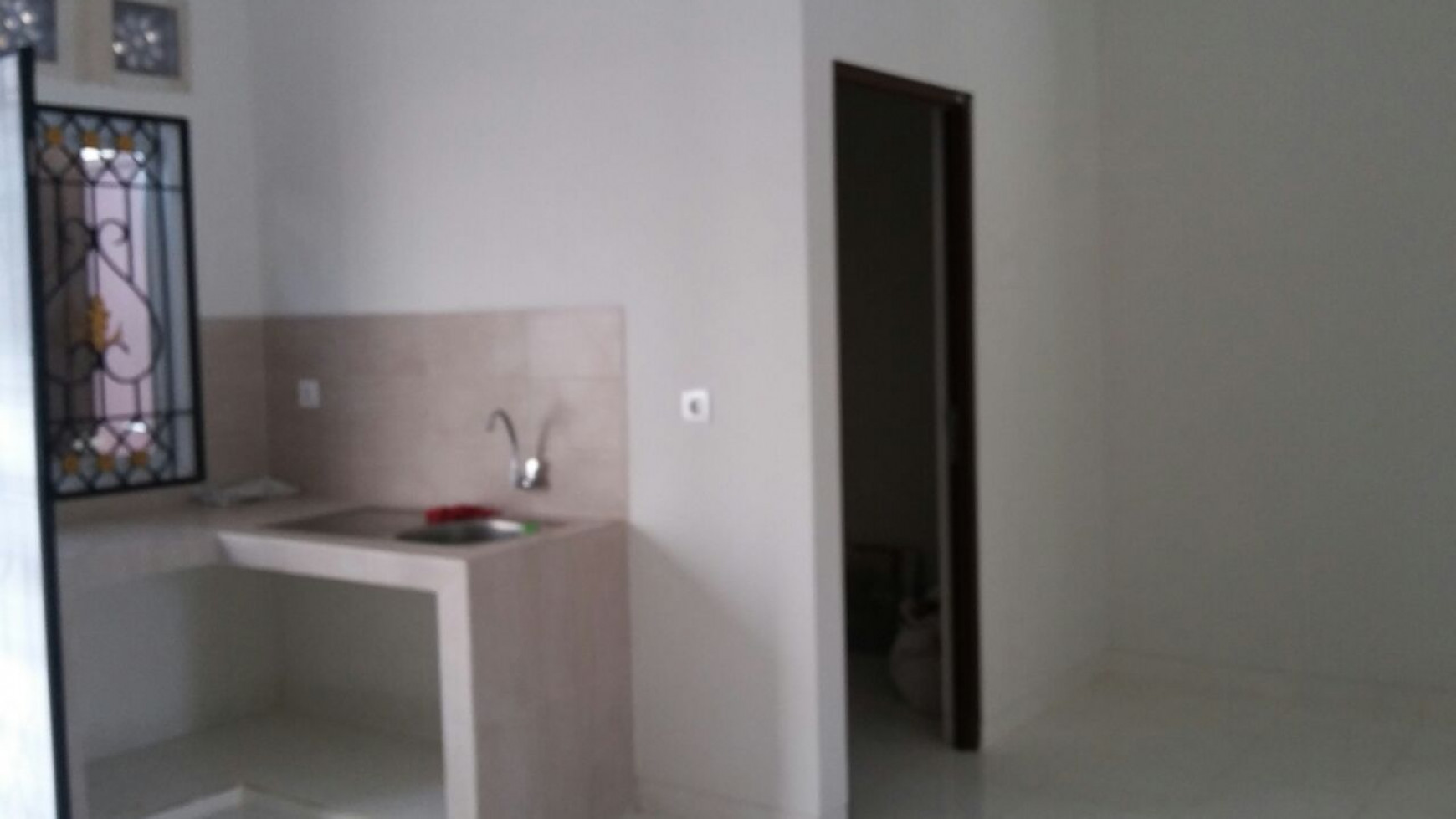 Dijual rumah cantik, murah, strategis, siap huni, Graha Raya Fedora III, Bintaro