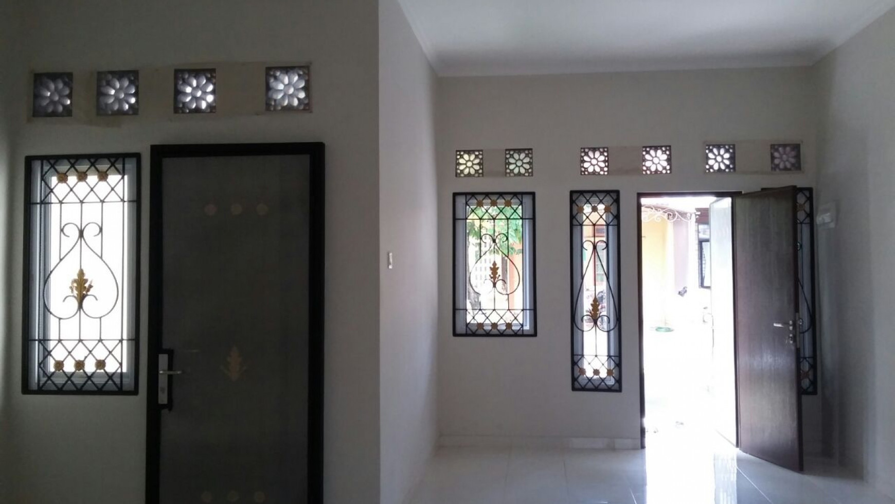 Dijual rumah cantik, murah, strategis, siap huni, Graha Raya Fedora III, Bintaro