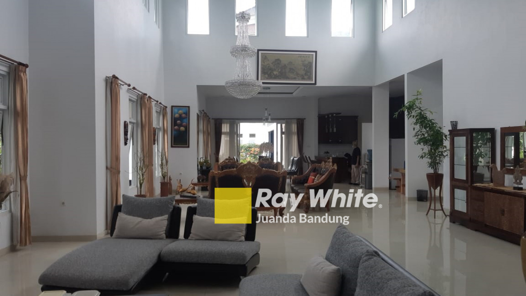 Rumah Villa Asri di Gunung Puyuh Sumedang