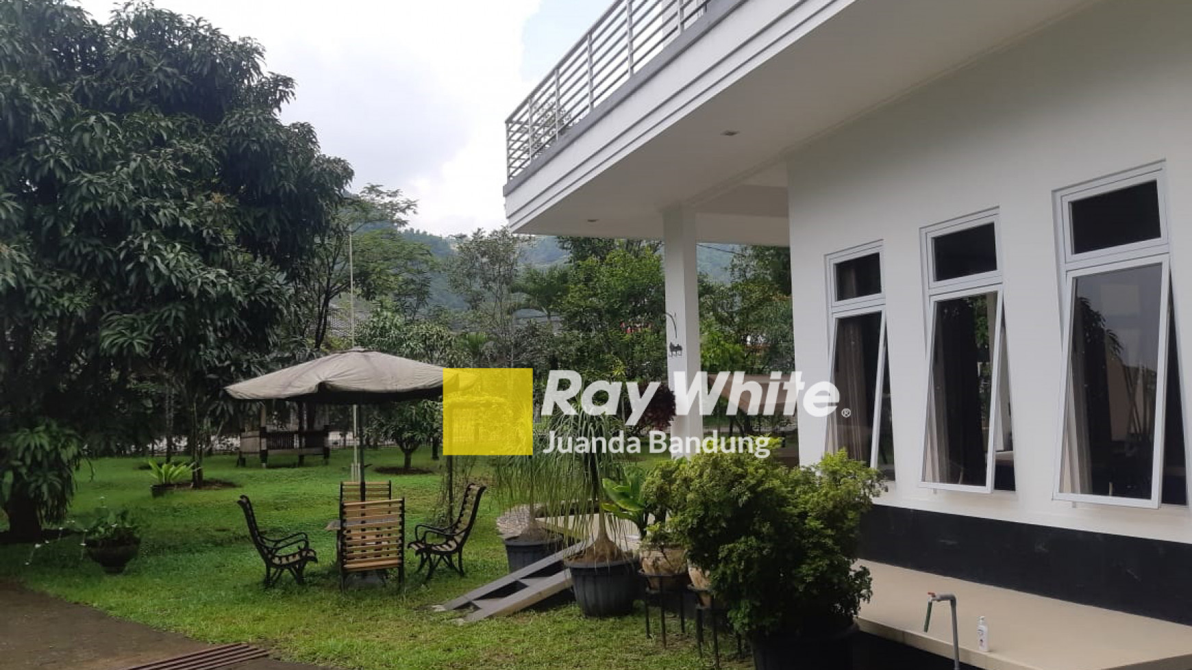 Rumah Villa Asri di Gunung Puyuh Sumedang