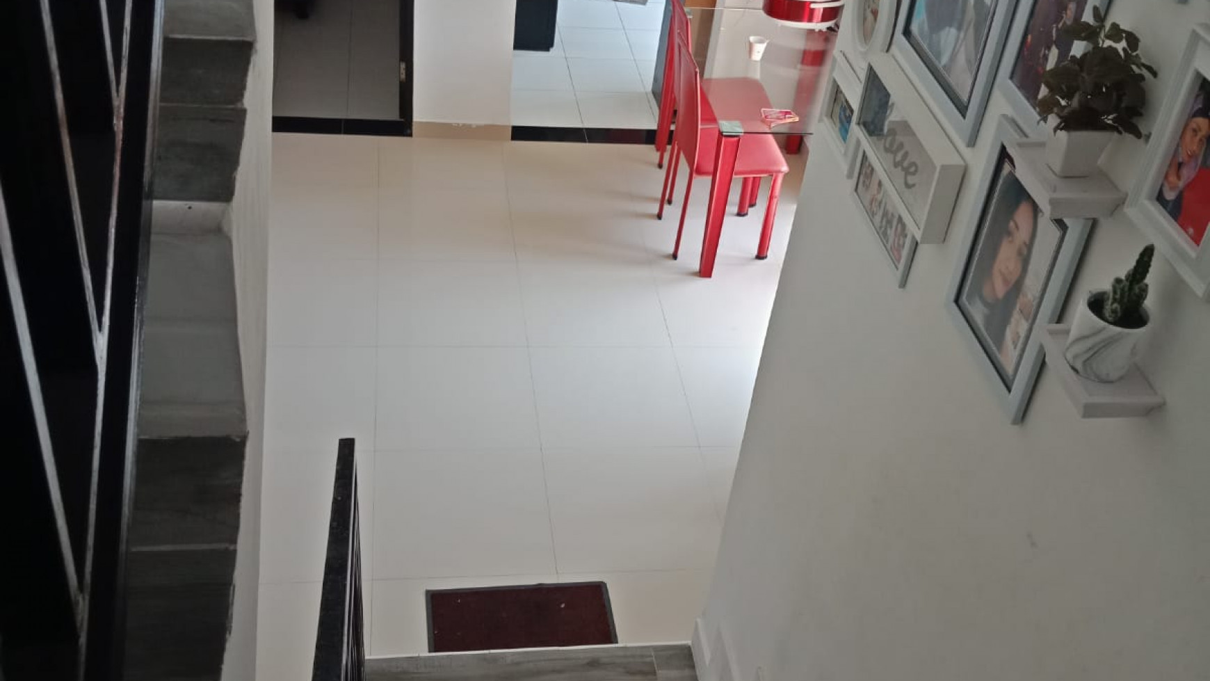 House for sale 2 floors in Residential Invoirement, Gianyar Jalan bypass ida bagus mantra, 3 minutes to Kasih Ibu Hospital, 5 minutes to saba Beach.