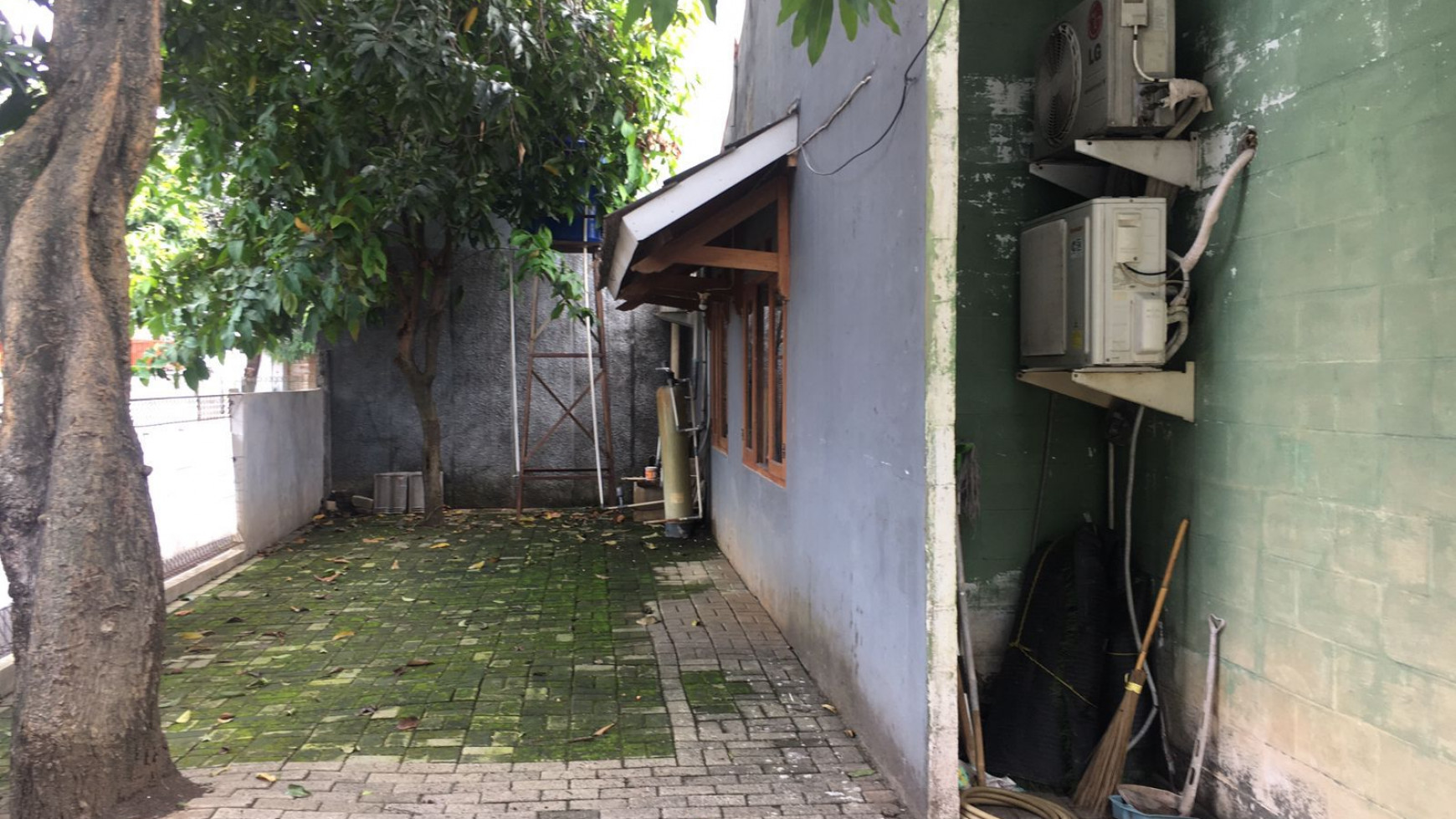 Rumah Minimalis dalam Komplek, Bebas Banjir di Ciputat.