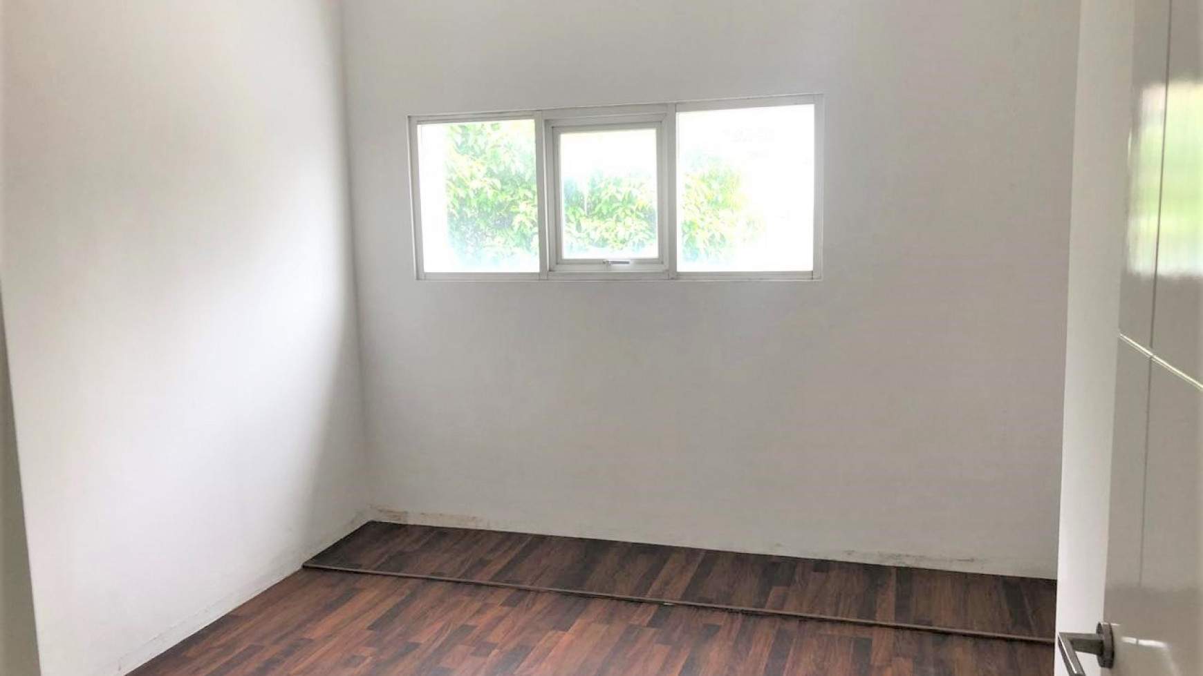 Rumah Modern Minimalis Harga Sangat Menarik Lingkungan Asri Di Pondok Indah.