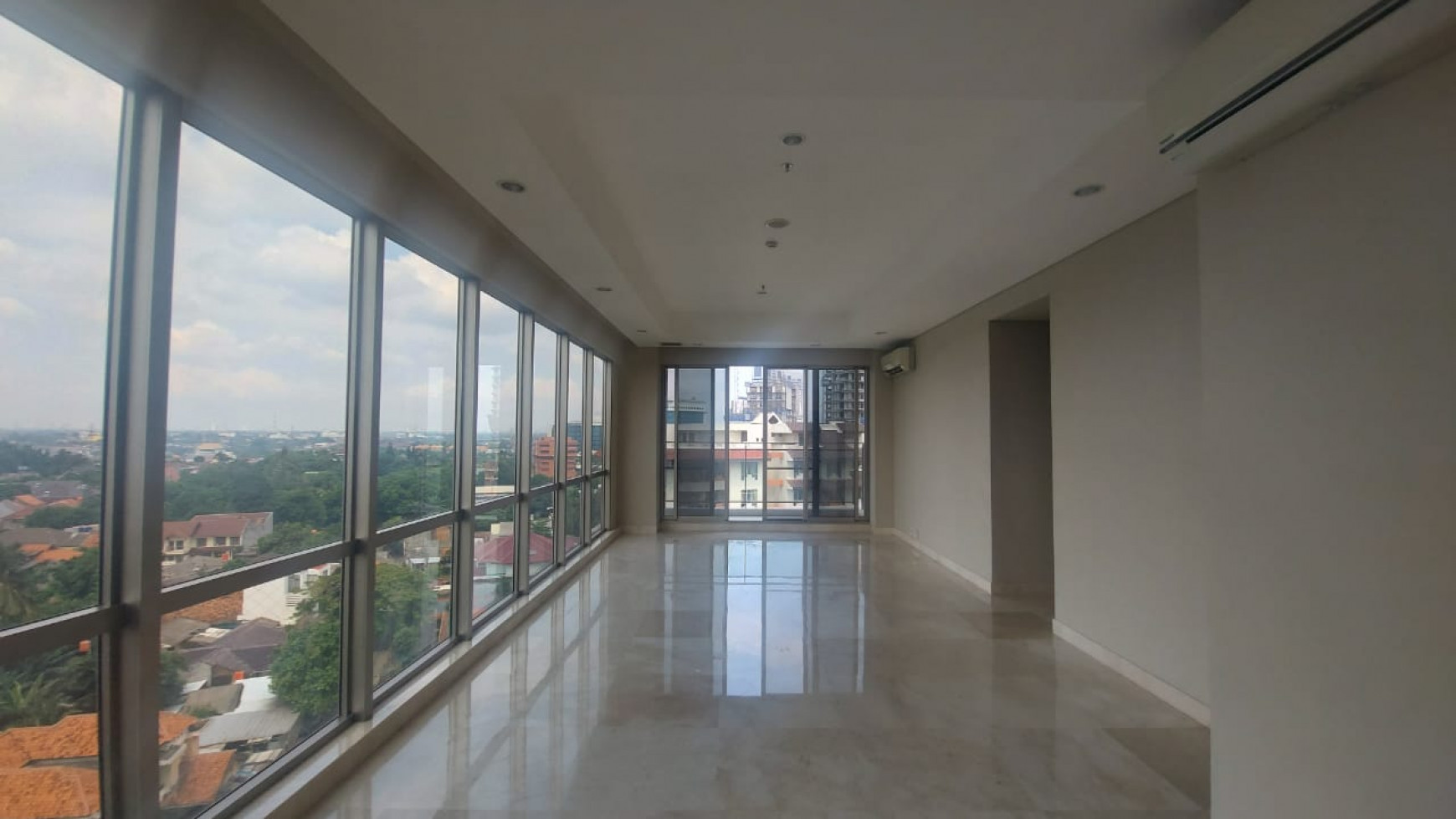 TB Simatupang Branz Apartment 3BR private lift