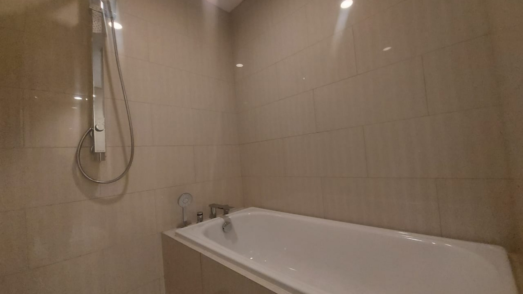 TB Simatupang Branz Apartment 3BR private lift