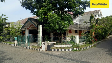 Rumah Hook di Pandugo Baru, Rungkut, Surabaya