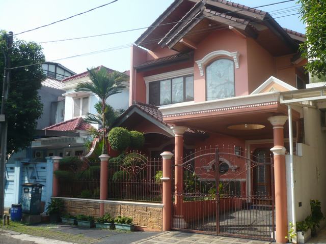 DIJUAL RUMAH BAGUS, STRATERIS, RAPIH, SIAP HUNI, ANGGREK LOKA, BSD CITY.