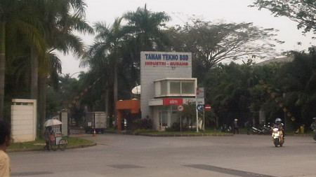 DISEWA GUDANG TAMAN TEKNO, KONDISI BARU, SIAP PAKAI.