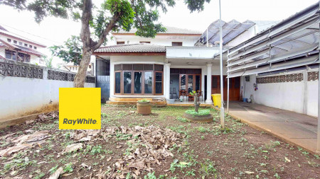 RUMAH DI CILANDAK, JAKARTA SELATAN, DEKAT AKSES TOL DESARI DAN JORR