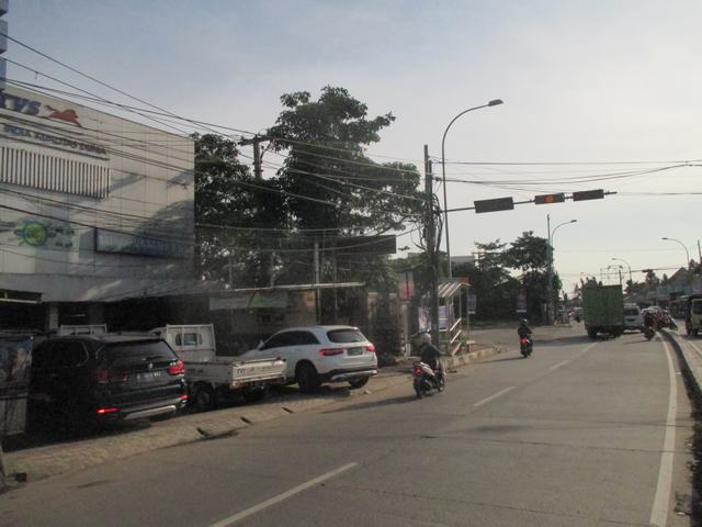 Dijual Showroom & Office, Strategis, Pinggir Jalan Raya, di Jatake Jl. Gatot Subroto Tangerang