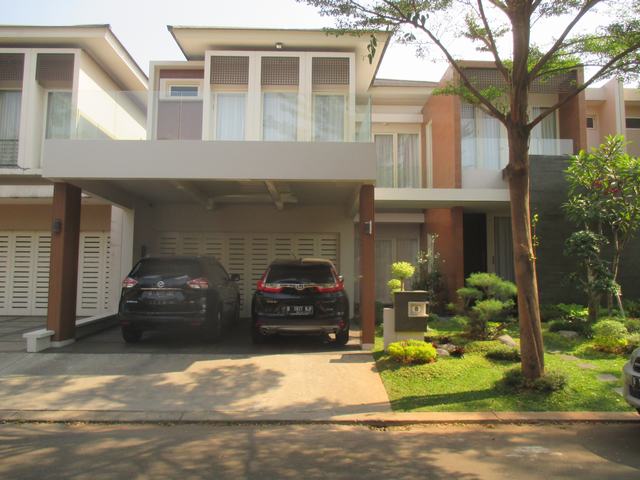 Dijual rumah lay out cantik konsep Green Cluster harga menarik, lokasi Prima, siap huni.