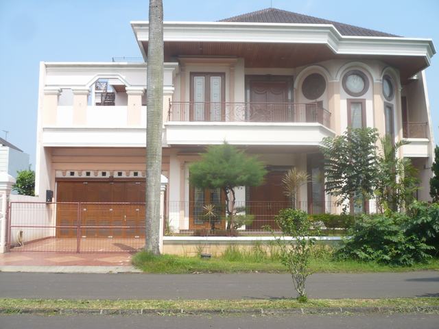 DISEWA RUMAH STRATEGIS, TERLIHAT DARI JL. BESAR, TERRACE GOLF - BSD CITY