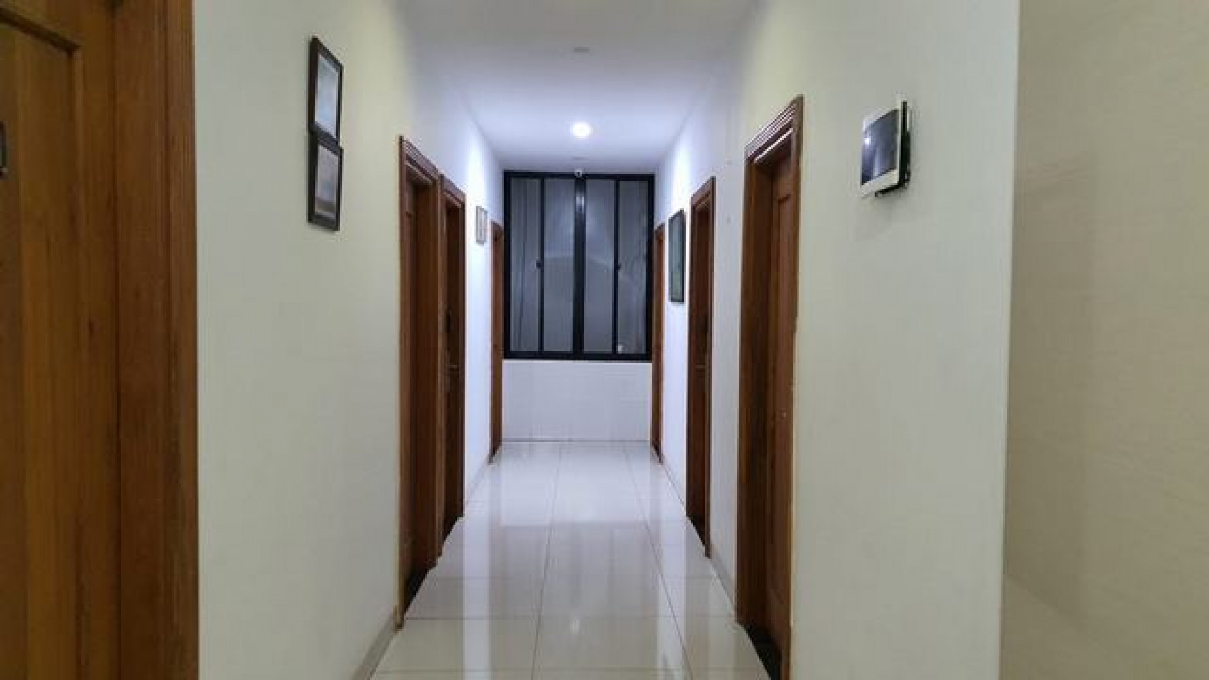 dijual rumah usaha dijadikan hotel di anggrek loka bsd city ada 32 kamar