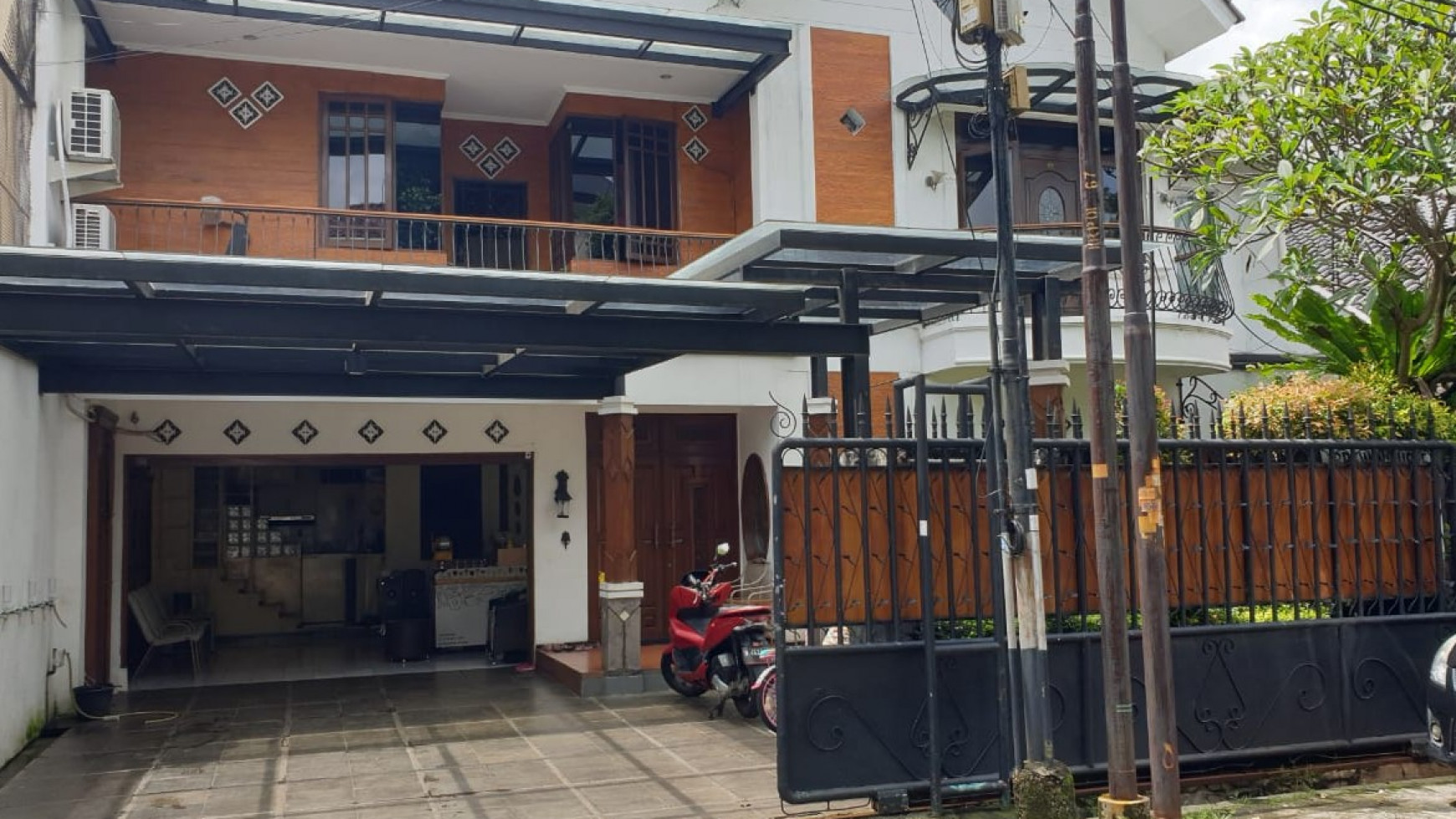 Rumah cantik dijual cepat area kebayoran baru 