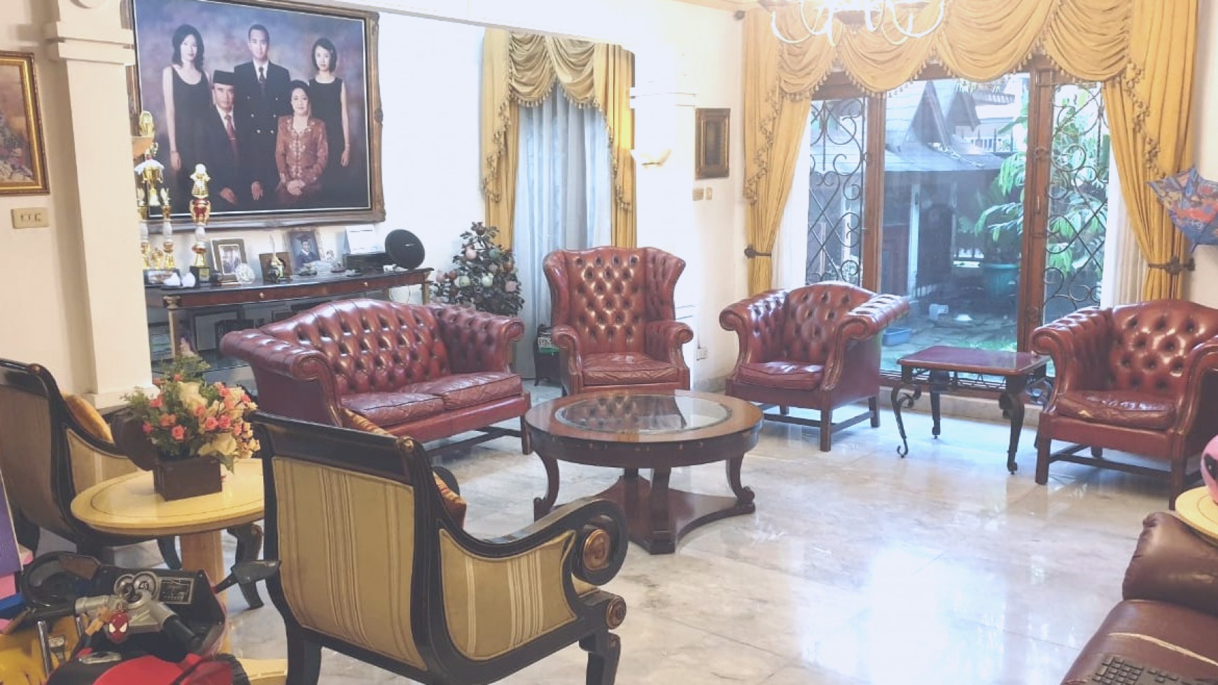 Rumah cantik dijual cepat area kebayoran baru 