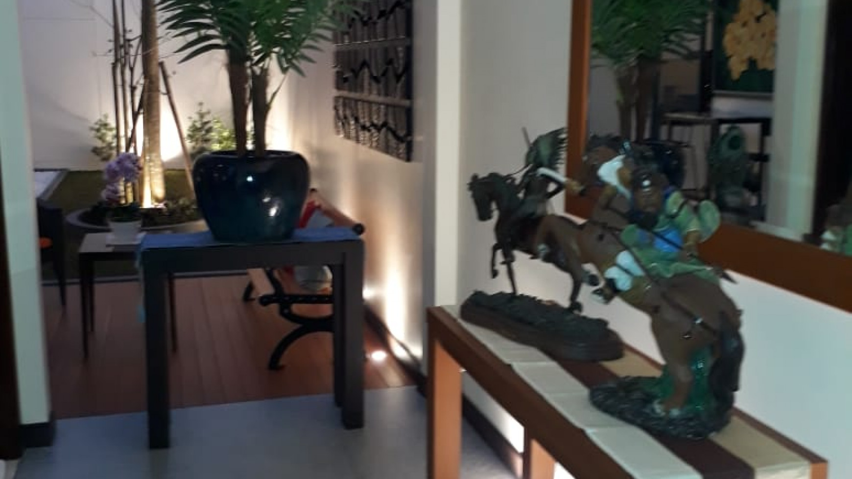 Di jual Rumah elite renovated Lance wood, Nava Park