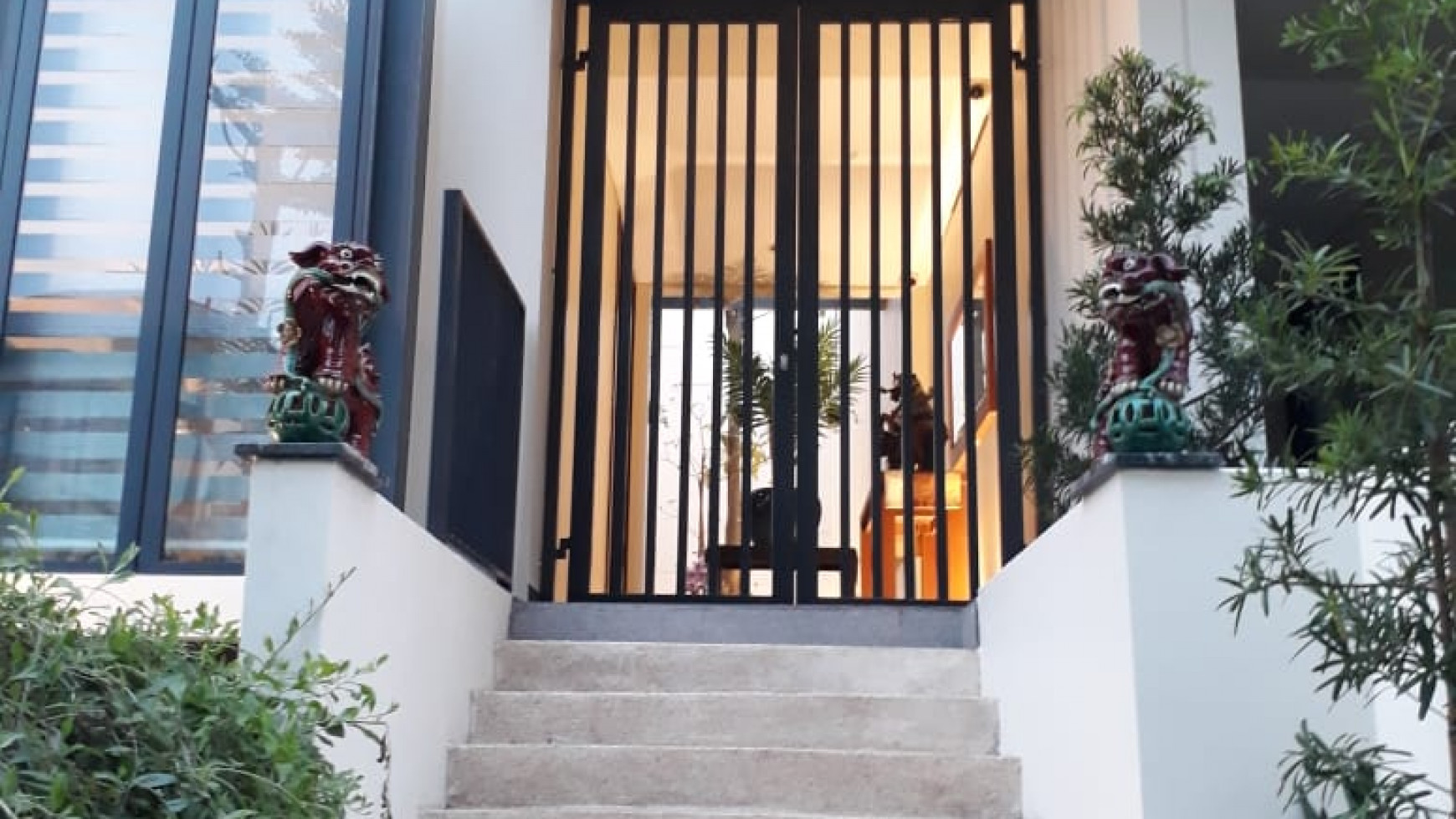 Di jual Rumah elite renovated Lance wood, Nava Park