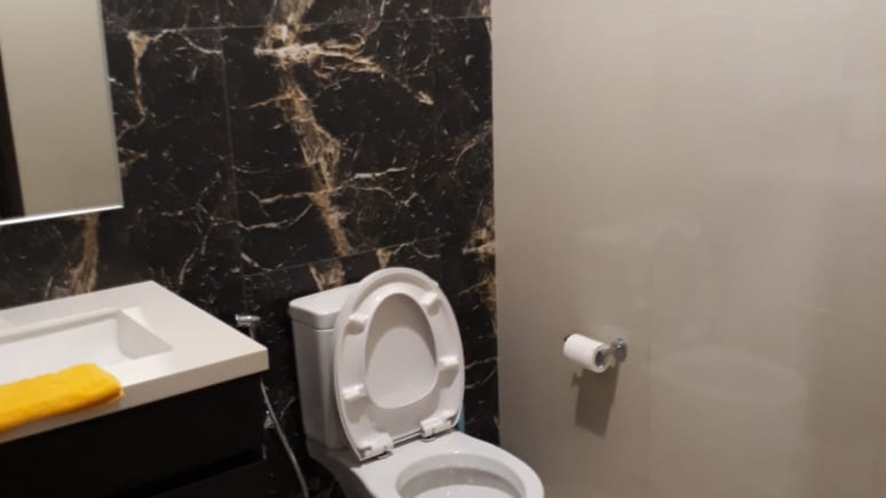 Di jual Rumah elite renovated Lance wood, Nava Park