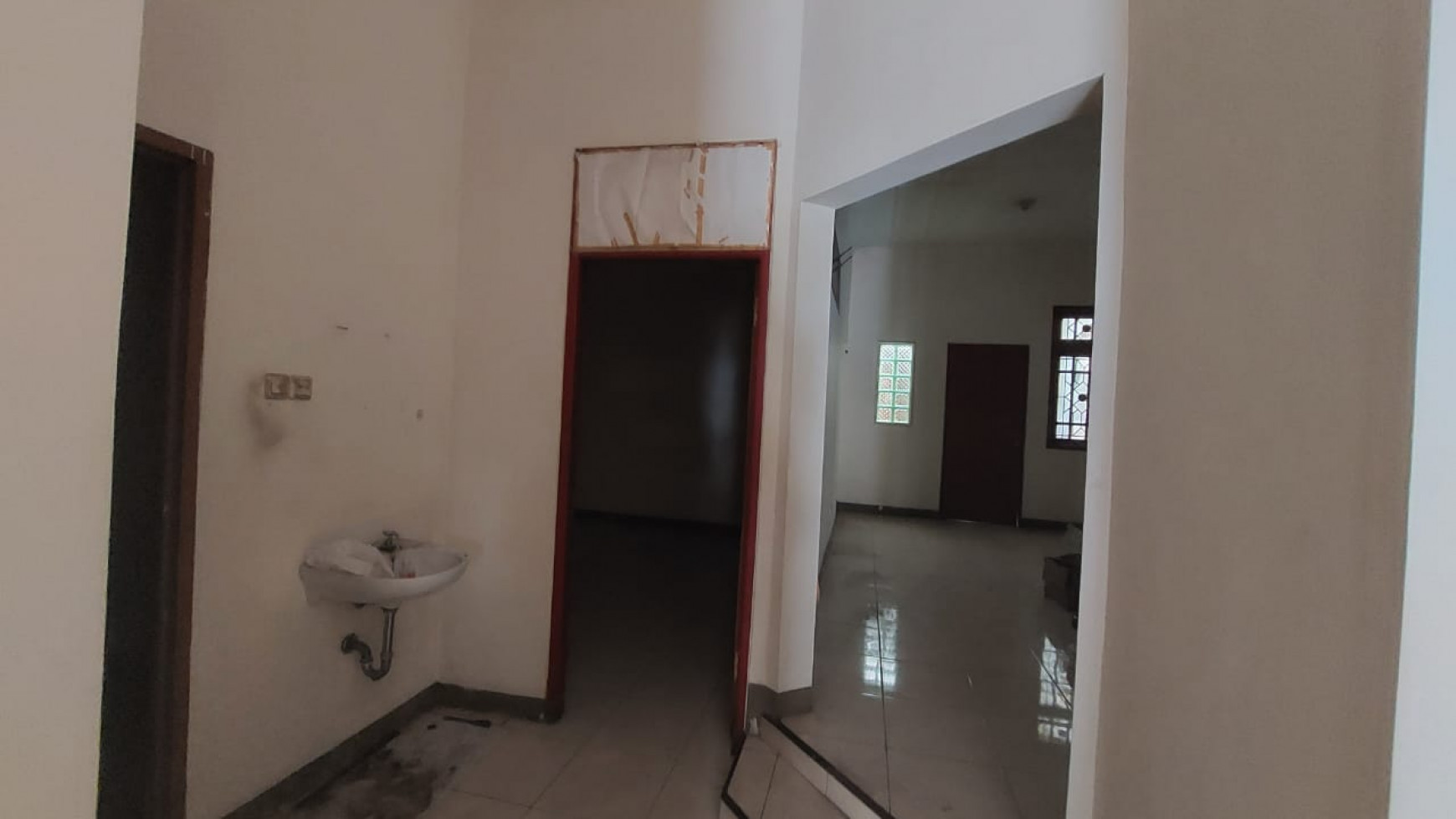 Rumah Hitung Tanah di Baruk Tengah Pondok Nirwana Executive Surabaya 