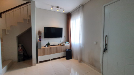 Rumah di Vanya Park Cluster Azura Full Furnished