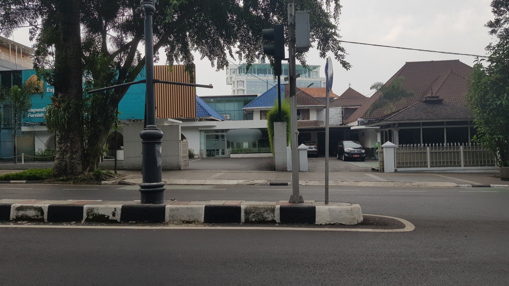 Ruang Usaha 1 Lantai di Mainroad Dago