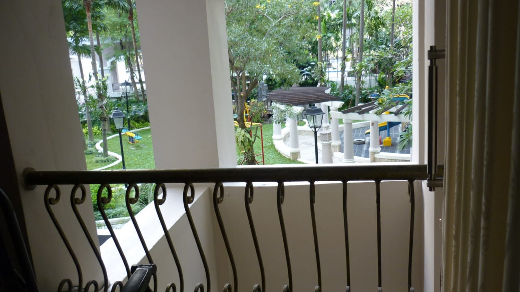 Apartemen Townhouse Garden Mansion Mewah dan Luas