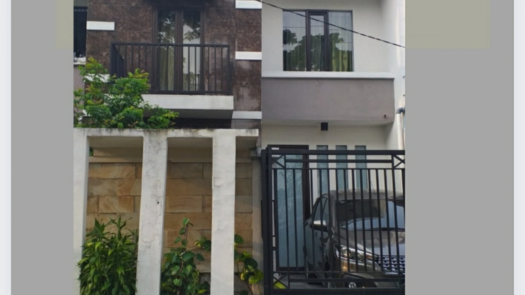 Cantik Rumah Babatan Pratama Wiyung Surabaya - 3Lantai Modern SEMI Furnished - Fresh Siap Huni