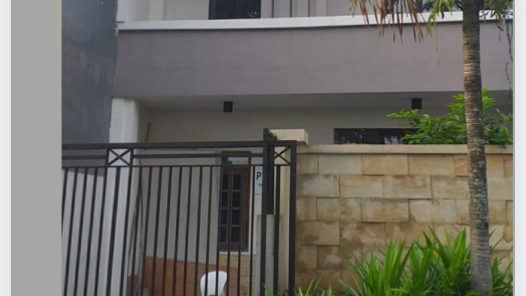 Granit Tile - Rumah Babatan Pratama Wiyung Surabaya - SEMI Furnished - Siap Huni