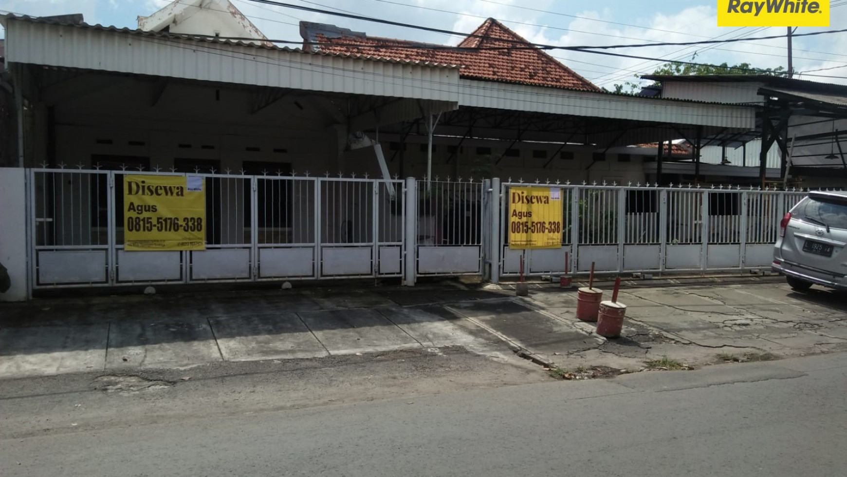 Rumah Pusat Kota di Jalan Nias, Surabaya