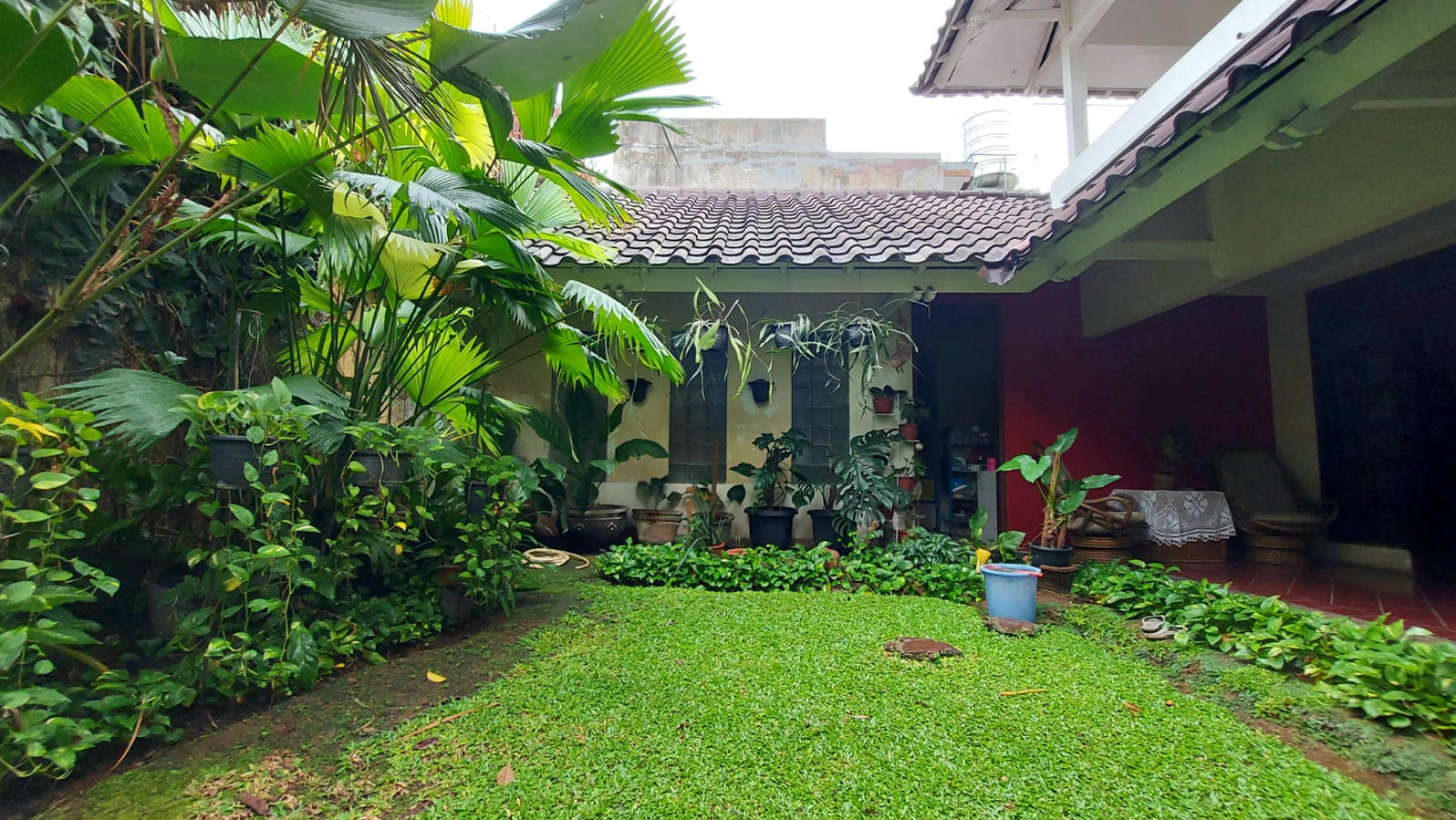 Rumah Modern Rapi Terawat Dalam Komplek Asri di Cipete Dekat Ke MRT Cipete Raya