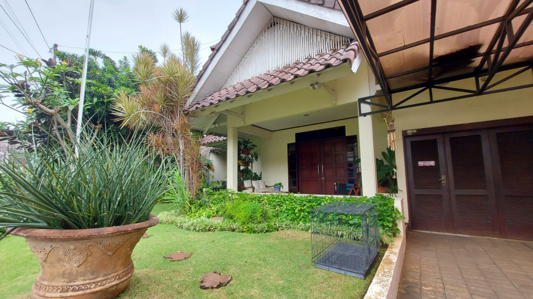 Rumah Modern Rapi Terawat Dalam Komplek Asri di Cipete Dekat Ke MRT Cipete Raya