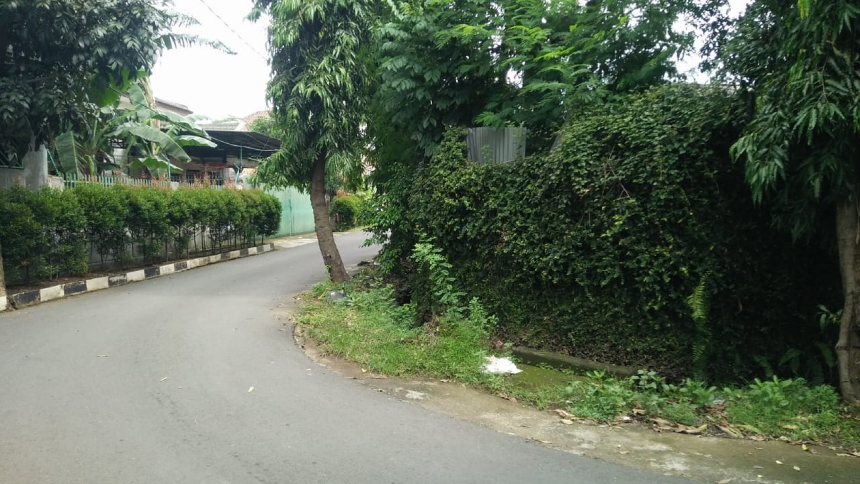 Rumah Tua di Kavling DKI