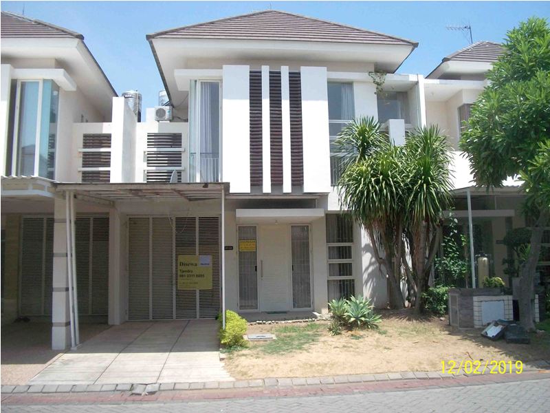 Sewa Rumah 2 Lt, Bagus, Minimalis, Lingkungan Elite, Row Jalan Lebar + Paving, Siap Huni