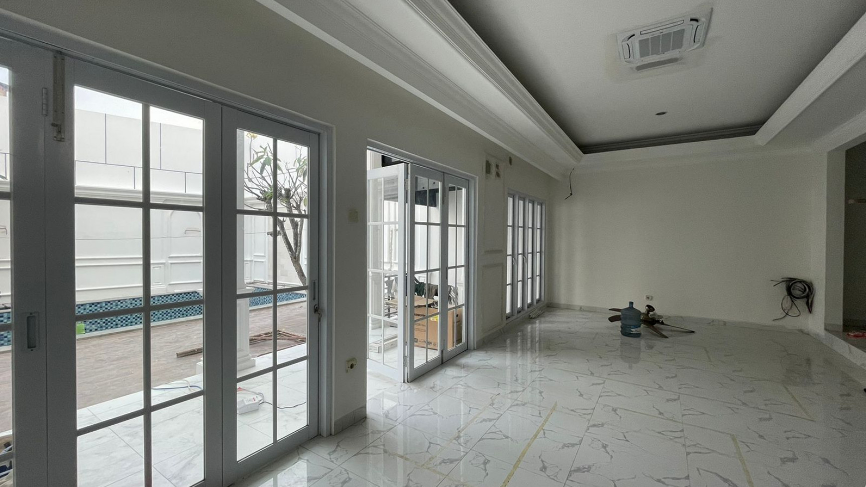 Rumah MEWAH Siap Huni dan Hunian Nyaman @Kebayoran Village