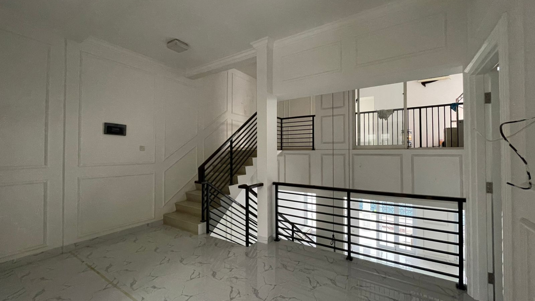 Rumah MEWAH Siap Huni dan Hunian Nyaman @Kebayoran Village