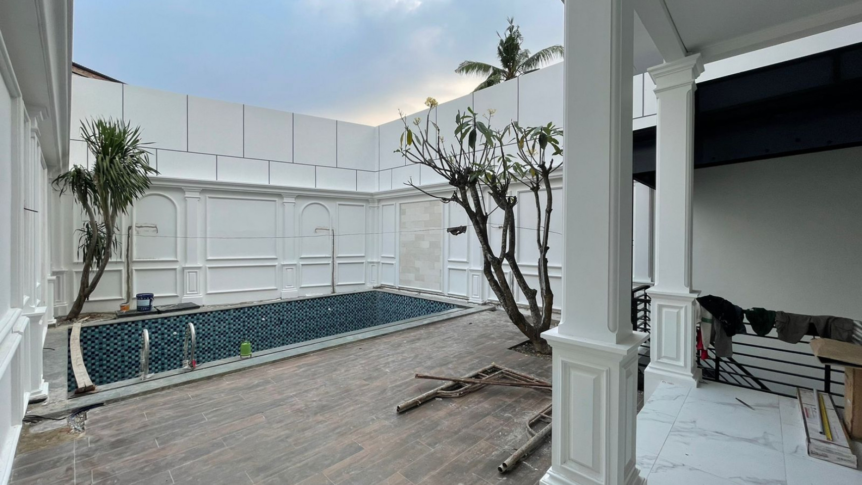 Rumah MEWAH Siap Huni dan Hunian Nyaman @Kebayoran Village