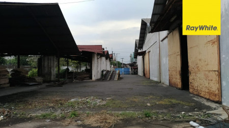 Gudang di Desa Kebonanom, Gedangan, Sidoarjo