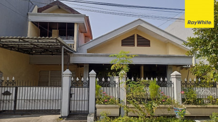 Rumah 2 lantai di Ketintang Madya, Surabaya