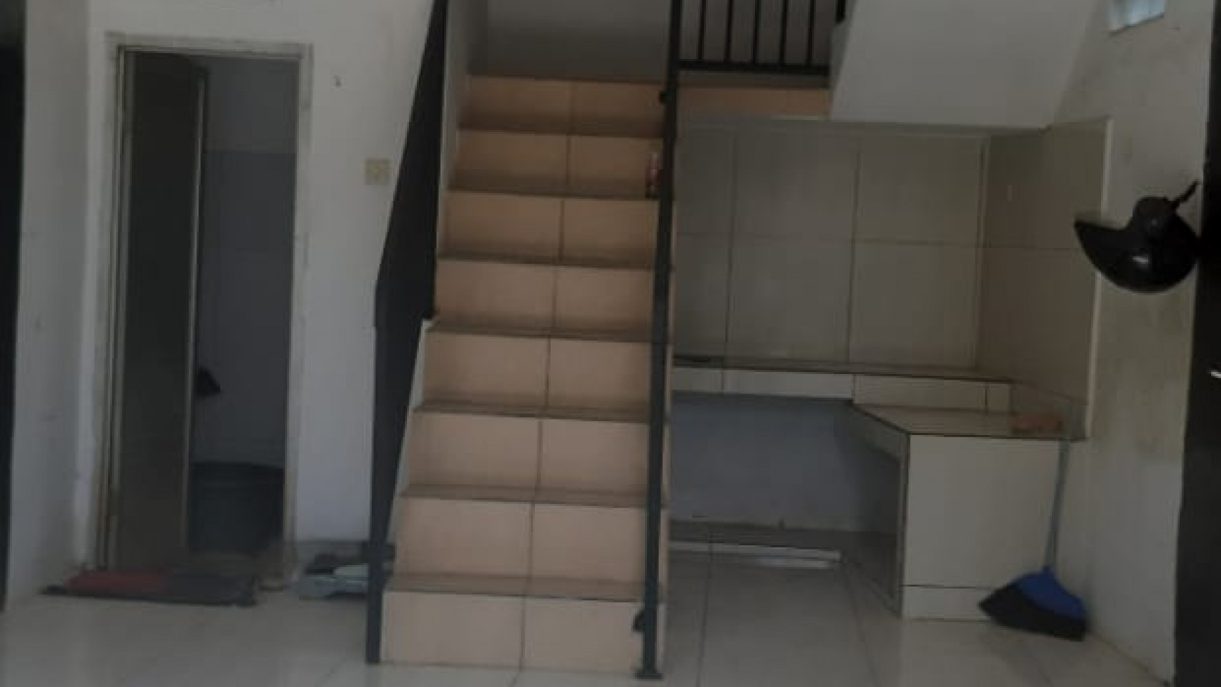 Dijual Rumah Di Jl Gadung, Pondok Ranji, Kota Tangerang Selatan