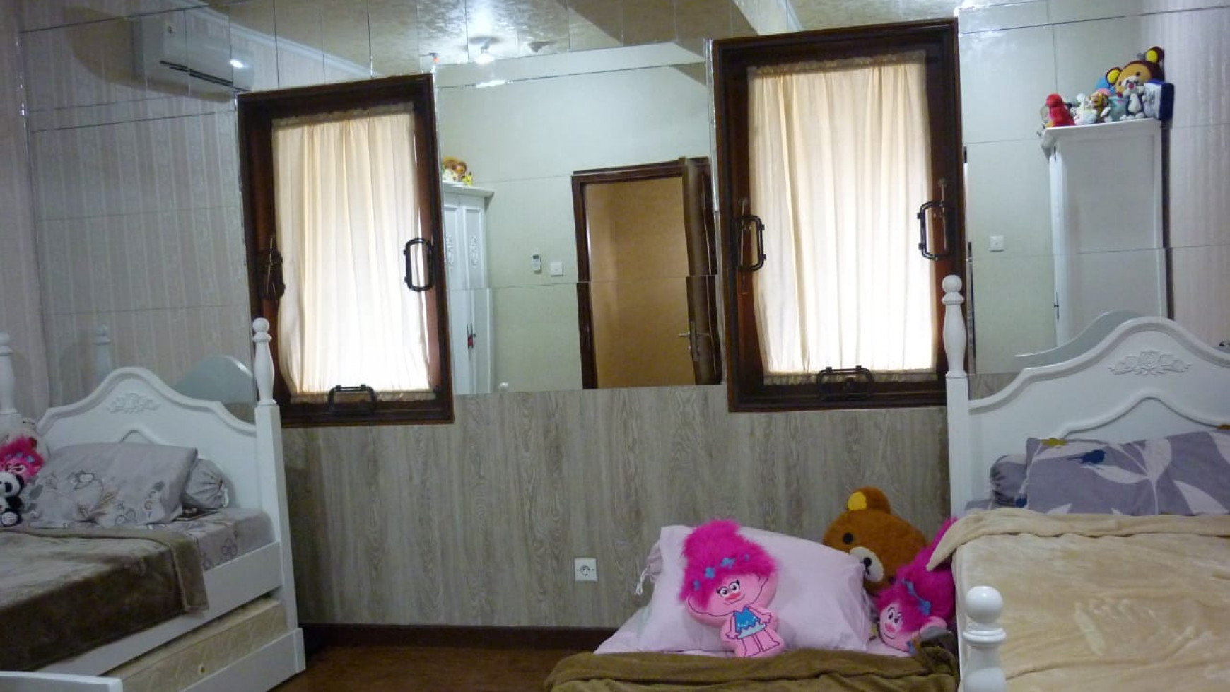 DIJUAL Apartemen Townhouse Garden Mansion Mewah dan Luas Surabaya Barat