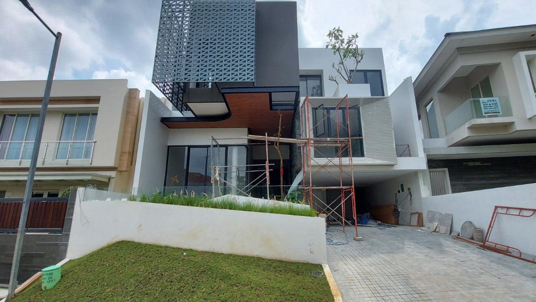 Rumah Baru Waterfront Citraland Modern Design 