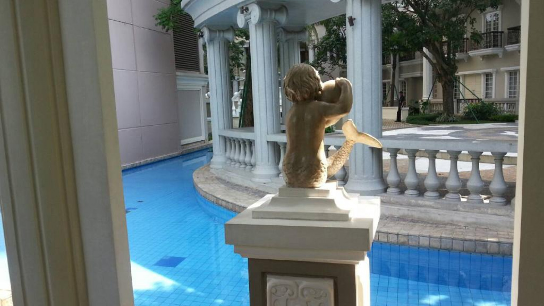 Apartemen The Riviera Mansion With Pool InFront