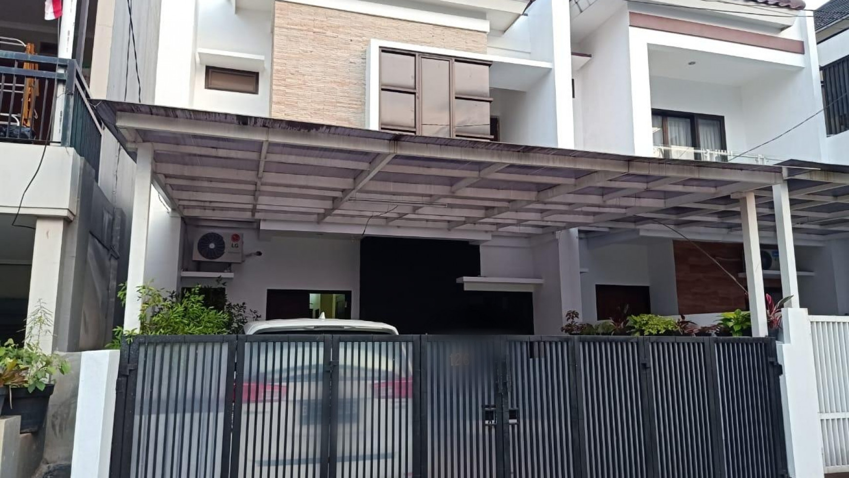 Cluster Rumah Minimalis Modern, Cipayung, Pinggir Jalan, Lokasi Strategis, Pinggir Jalan, NEGO