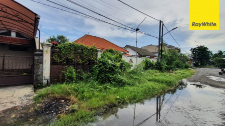 Rumah Lama Hit Tanah di Jalan Masjid, Surabaya