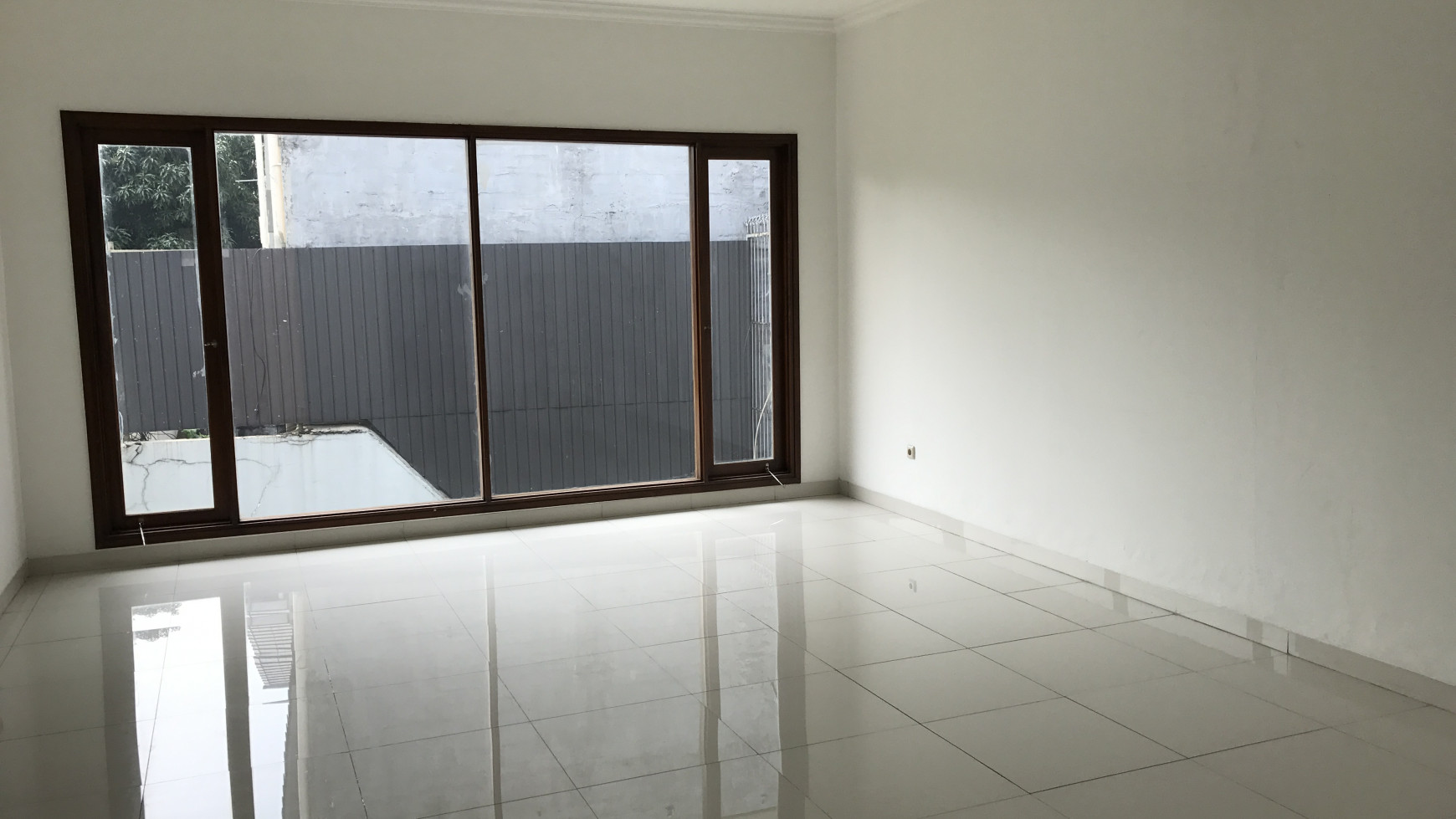 Beautiful Townhouse For Rent at Kemang